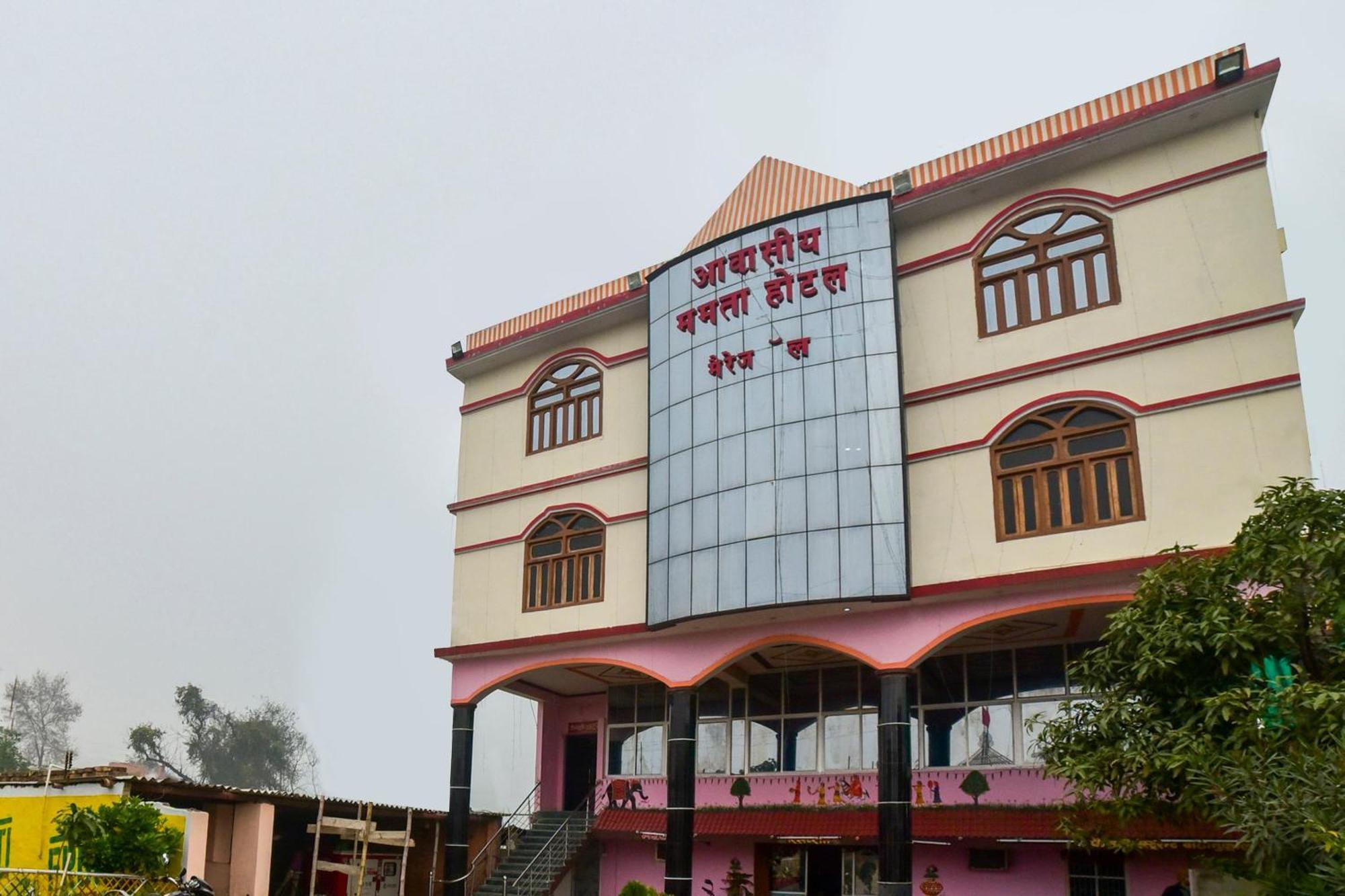 Oyo Flagship Mamta Hotel Hajipur Екстер'єр фото